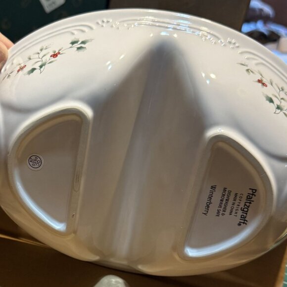 Pfaltzgraff Winterberry Divided Vegetable Dish 2 Compartments Microwave & Dishwa - Picture 4 of 6